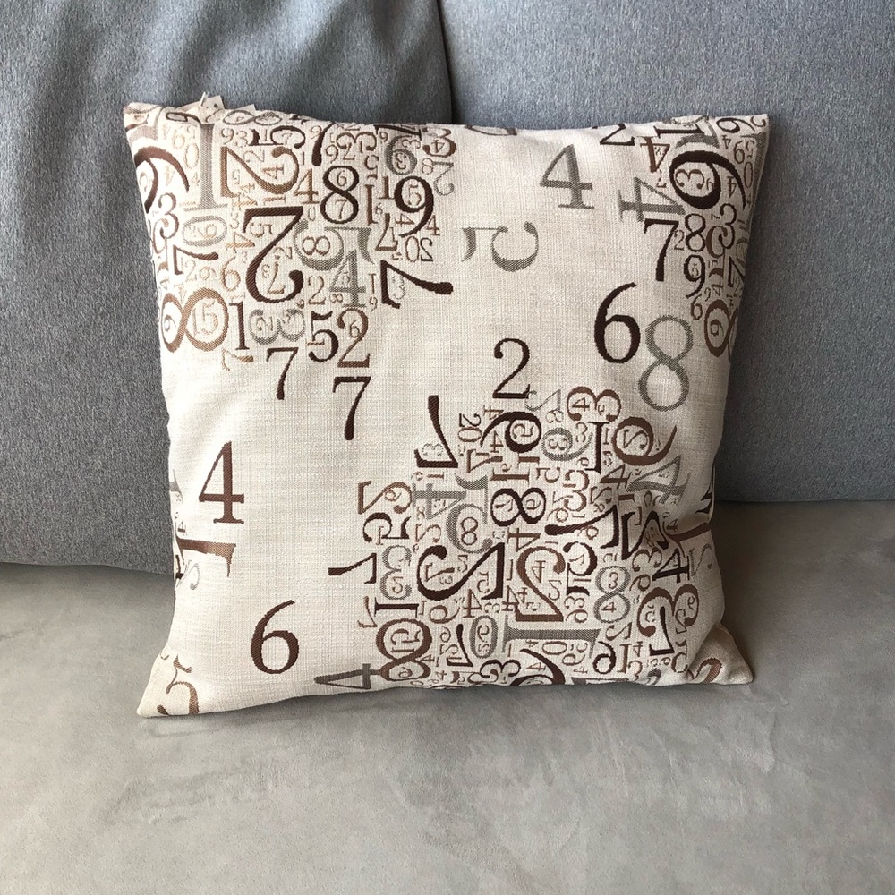 Cushion Cover 18” x 18” ~ Brand New!